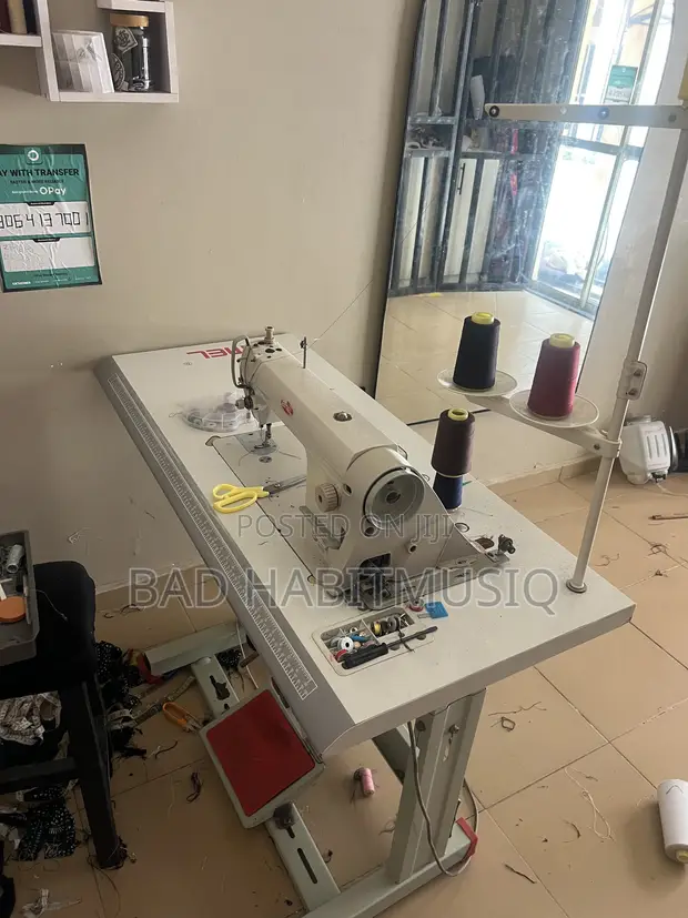 EMel EM 8500 Industrial Sewing Machine - 1