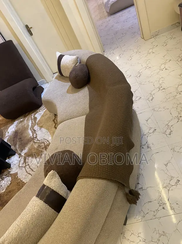 6-Seater Couch - Neatly Used - 1