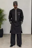 Suvarish Couture Kayan Jikin Maza Baƙi Mai Ƙunƙunsa - 2