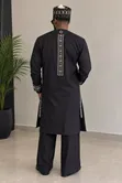 Suvarish Couture Kayan Jikin Maza Baƙi Mai Ƙunƙunsa - 3