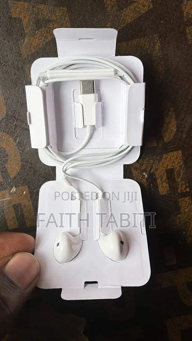 Original Apple EarPods (Lightning & USB-C) - 1