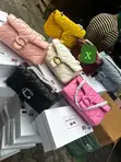 Kayan Alatu na Chanel da Aka Kunce a Akwati tare da Bill - 2