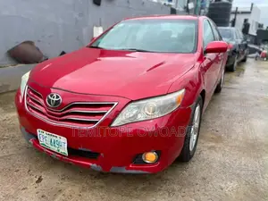 2011 Toyota Camry LE Red