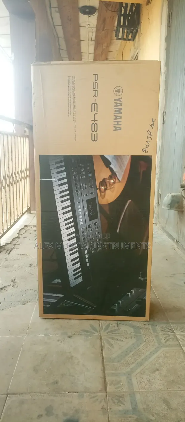 Yamaha PSR-E483 61-Key Portable Keyboard - Brand New - 1