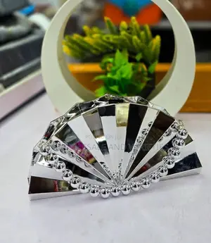 Chanel Clutch Purse Cikin Akwati (Sabon Abu)