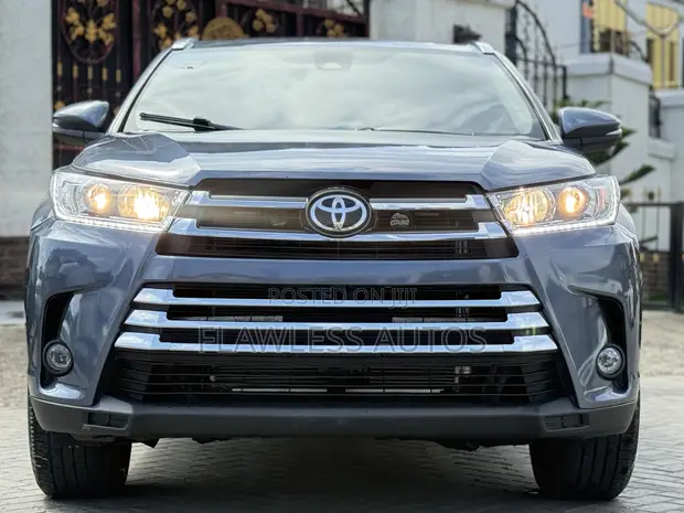 Toyota Highlander 2018 Blue - 1