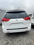 Toyota Sienna XLE 7-Fitar Da Zama Ta 2012 - 3