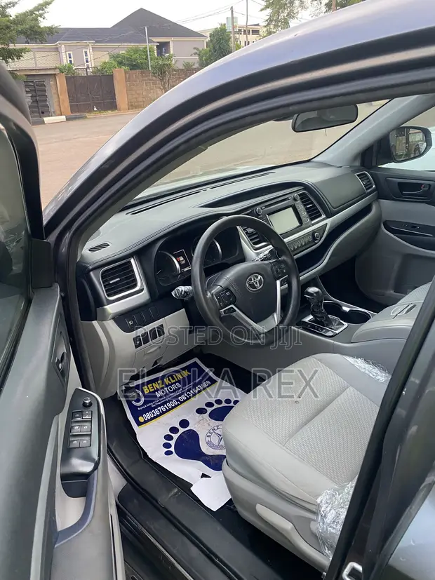 Toyota Highlander 2017 Gray - 1