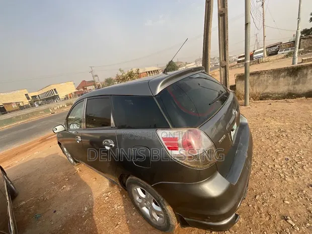 Toyota Matrix 2004 Gray - 1