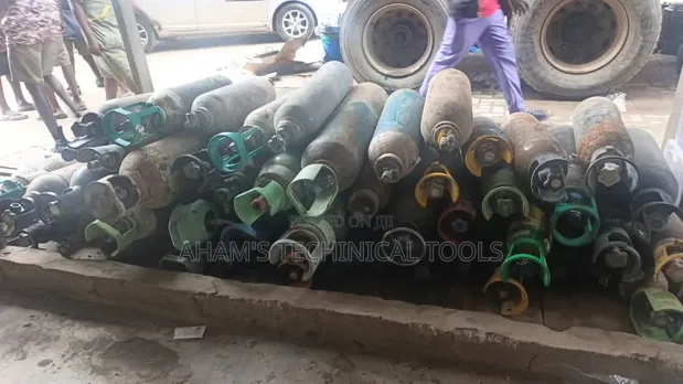 Used Oxygen Cylinder - 1