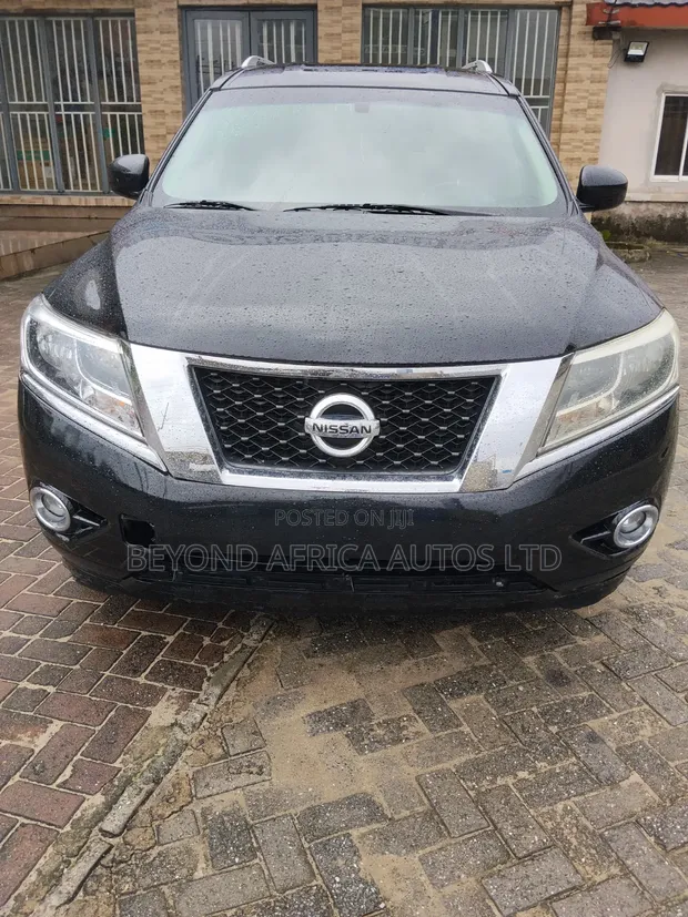 Nissan Pathfinder 2015 Black - 1