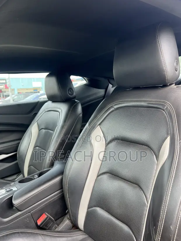 Chevrolet Camaro 2018 Black - 1