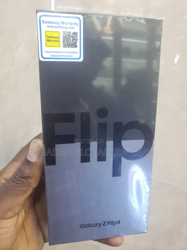 New Samsung Galaxy Z Flip4 256GB Purple - 1