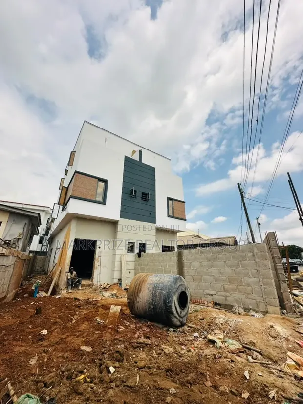 4-Bedroom Semi-Detached Duplex with BQ in Magodo GRA Phase 1 - 1
