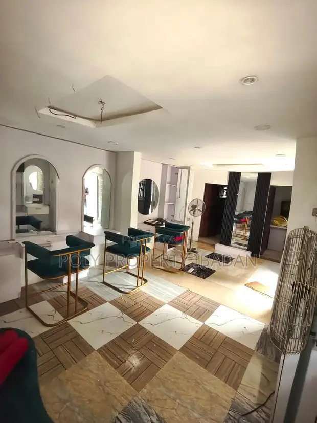 Double Spacious Shop for Rent, Agbowo UI, Ibadan - 1