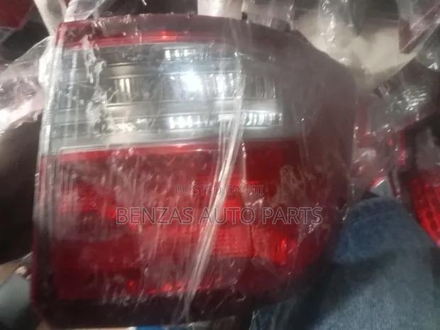 Honda Odyssey 2013 Tail Light Replacement (Used) - 1
