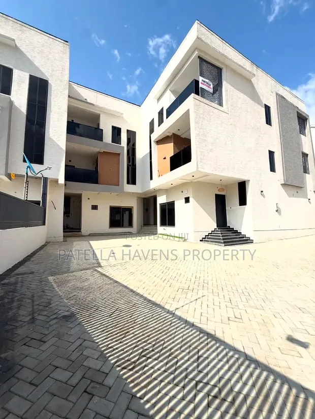 4-Bedroom Townhouse/Terrace in Guzape District for Sale - 1