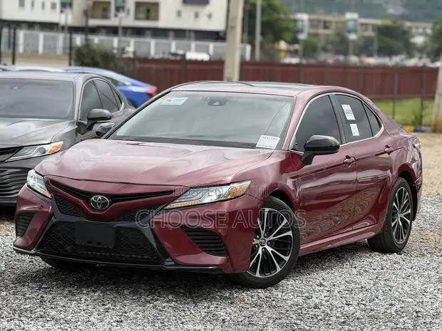 2018 Toyota Camry SE FWD Red - 1