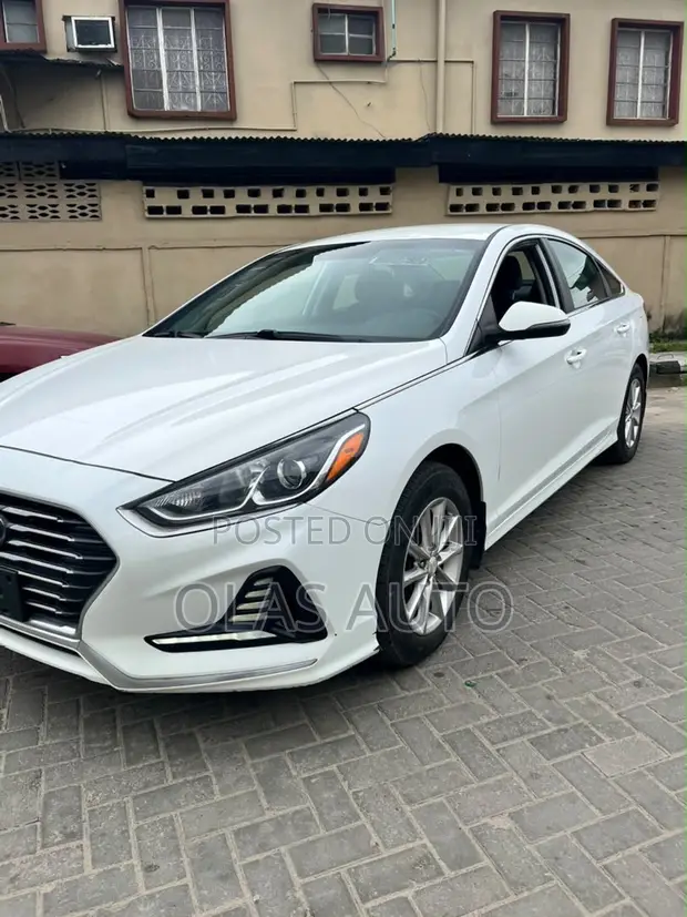 Hyundai Sonata 2018 White - 1