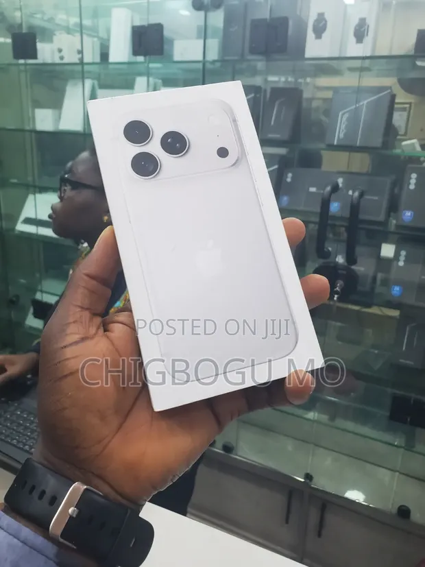 New Apple iPhone 18 Pro 512GB Silver - 1
