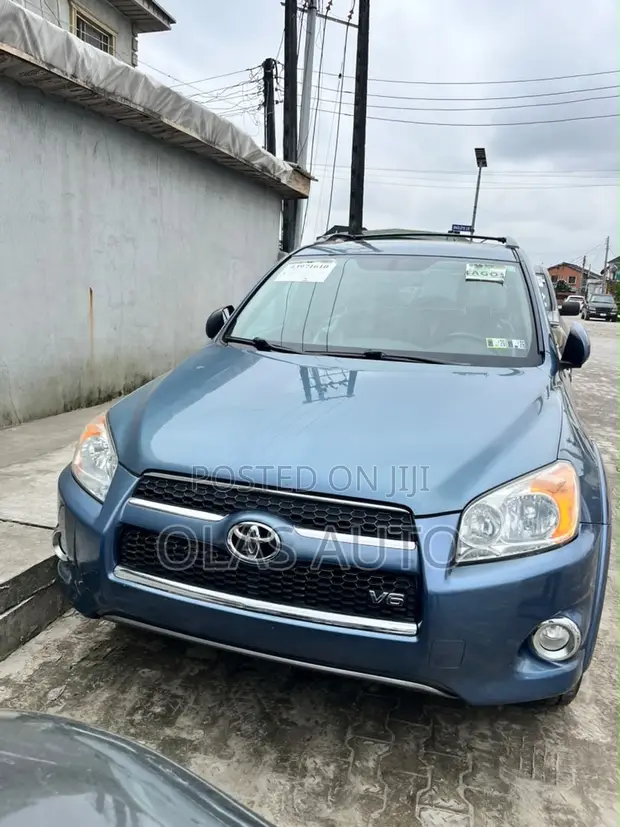 Toyota RAV4 2010 Blue - 1