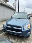 Toyota RAV4 2010 Blue - 1