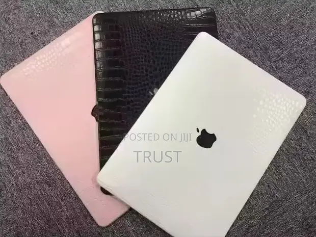 MacBook Pro 13" & 14" Premium Leather & Matte Cases - 1