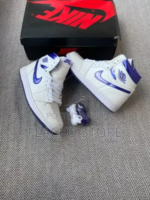 Air Jordan 1 Retro High Court Sneakers