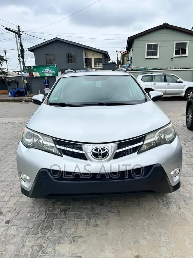 Toyota RAV4 2014 Silver - 1
