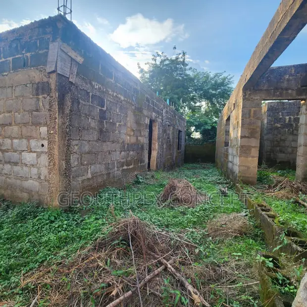 4-Bedroom Duplex Uncompleted Building in Akilapa Estate, Ibadan - 1