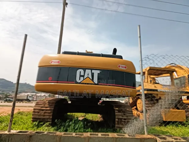 Caterpillar Excavator - Foreign Used - 1