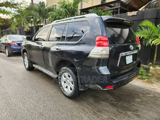 Toyota Land Cruiser Prado 2013 Black - 1