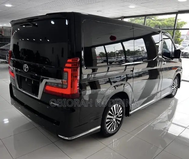 Sabon Toyota HiAce Grandia Premium V6 2026 Mai Karewa - 1