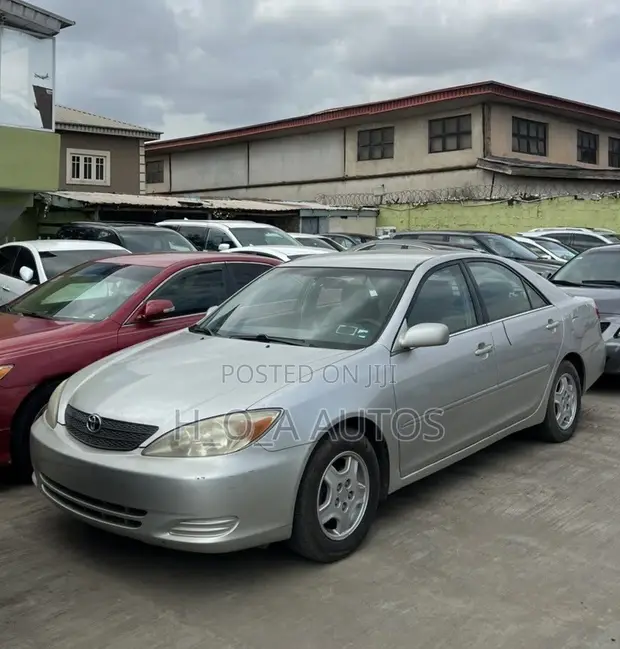2002 Toyota Camry LE V6 Sedan - Silver - 1