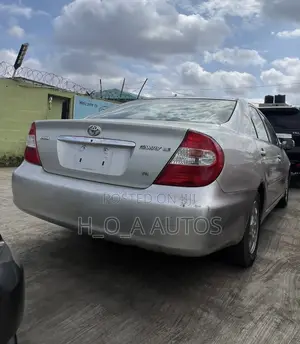 2002 Toyota Camry LE V6 Sedan - Silver