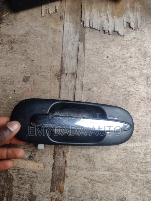Honda CR-V 1998 Exterior Door Handle (Brand New) - 1