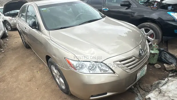 Toyota Camry 2008 Gold - 1