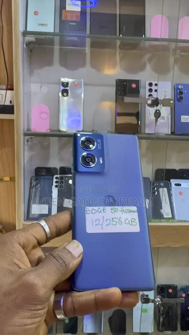 Motorola Edge 50 Fusion 256GB Blue - 1