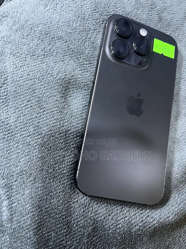Apple iPhone 15 Pro 128GB Black (Used) - 1