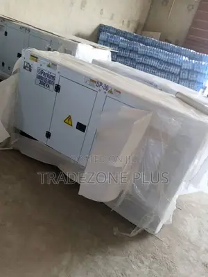 Jirgin Perkins 30kVA Mai Rufe Da Ke Yi Da Man Dizal