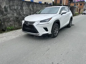 Lexus NX 2018 Fari
