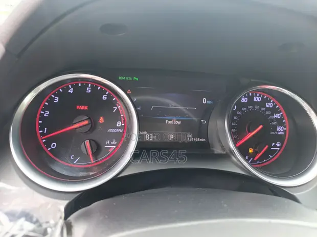 Toyota Camry 2018 Silver - 1