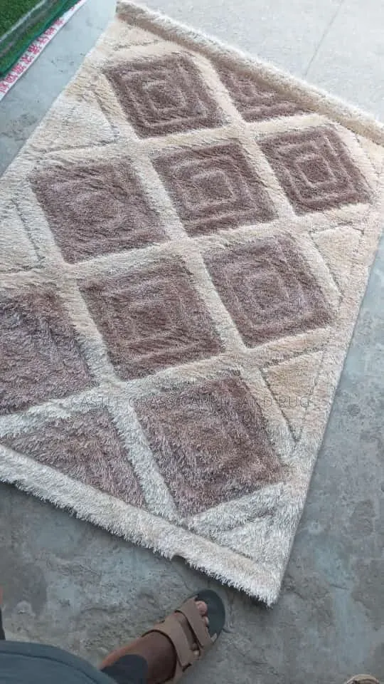 Royal Crest Luxury Center Rug - 1