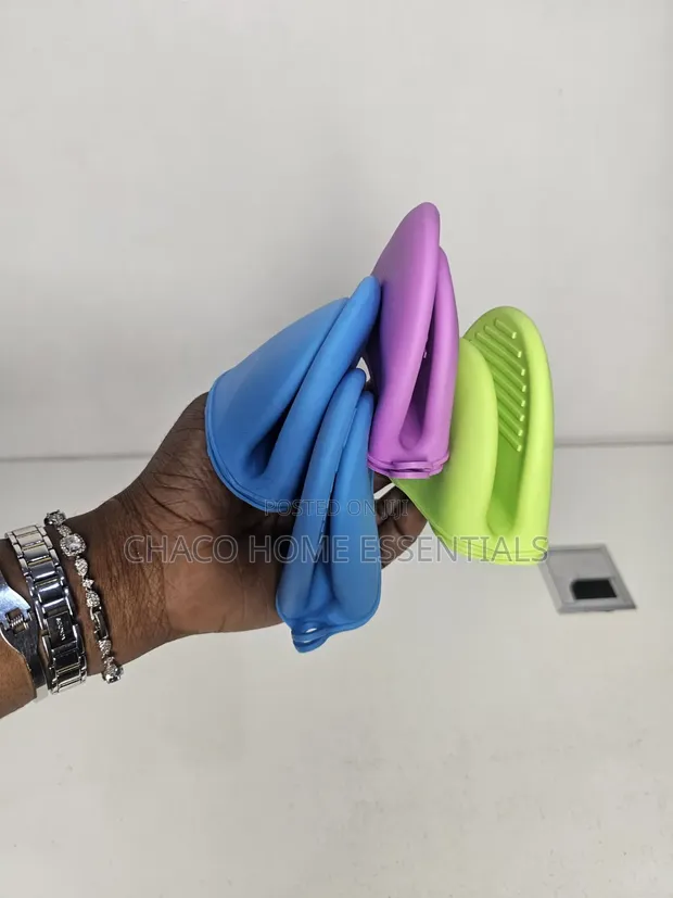 Heat Resistant Silicone Pot Holders / Mini Oven Mitts - 1