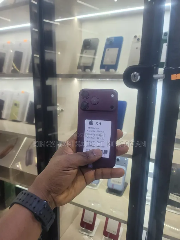 Apple iPhone XR 128GB Red - 1