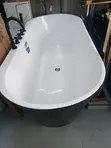 Executive Bathtub with Mixer (170x75cm) - 2