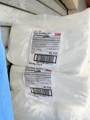 3M HP-156 High Performance Oil Sorbent Pads (100 Count)
