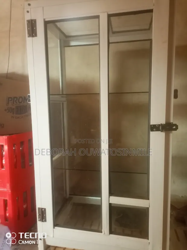 Show Glass for Sale - 1