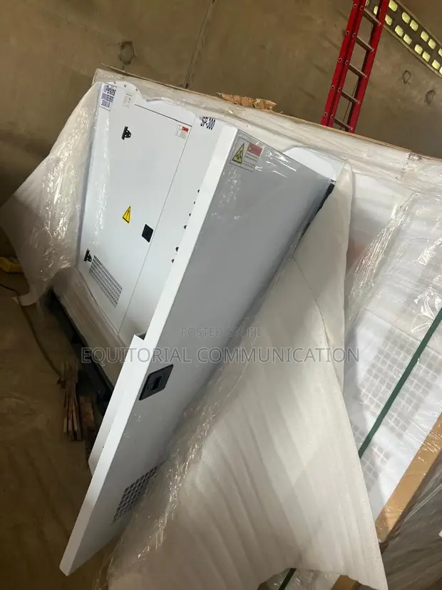 Perkins 300KVA Industrial Soundproof Diesel Generator - 1