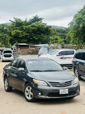 Toyota Corolla 2012 Gray